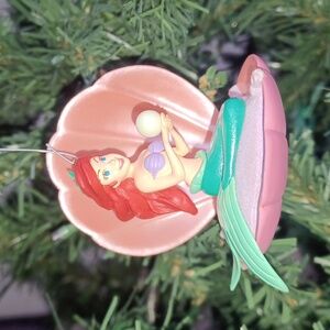 2004 Disney Ariel The Little Mermaid Clam & Pearl Under The Sea Ornament